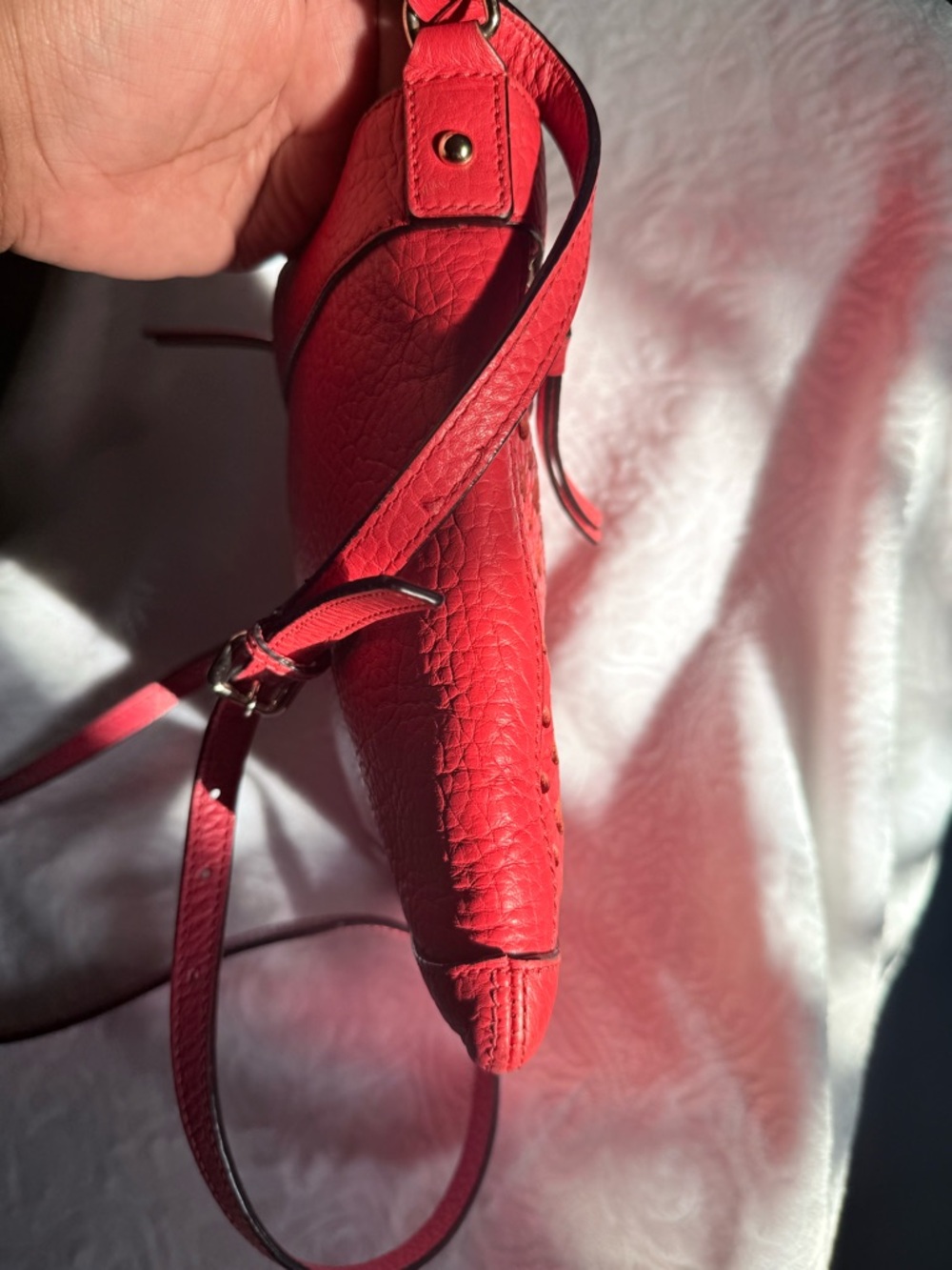 Kate Spade Red Crossbody Bag Pebbled Leather Perforated Front Zip - Picture 9 of 11